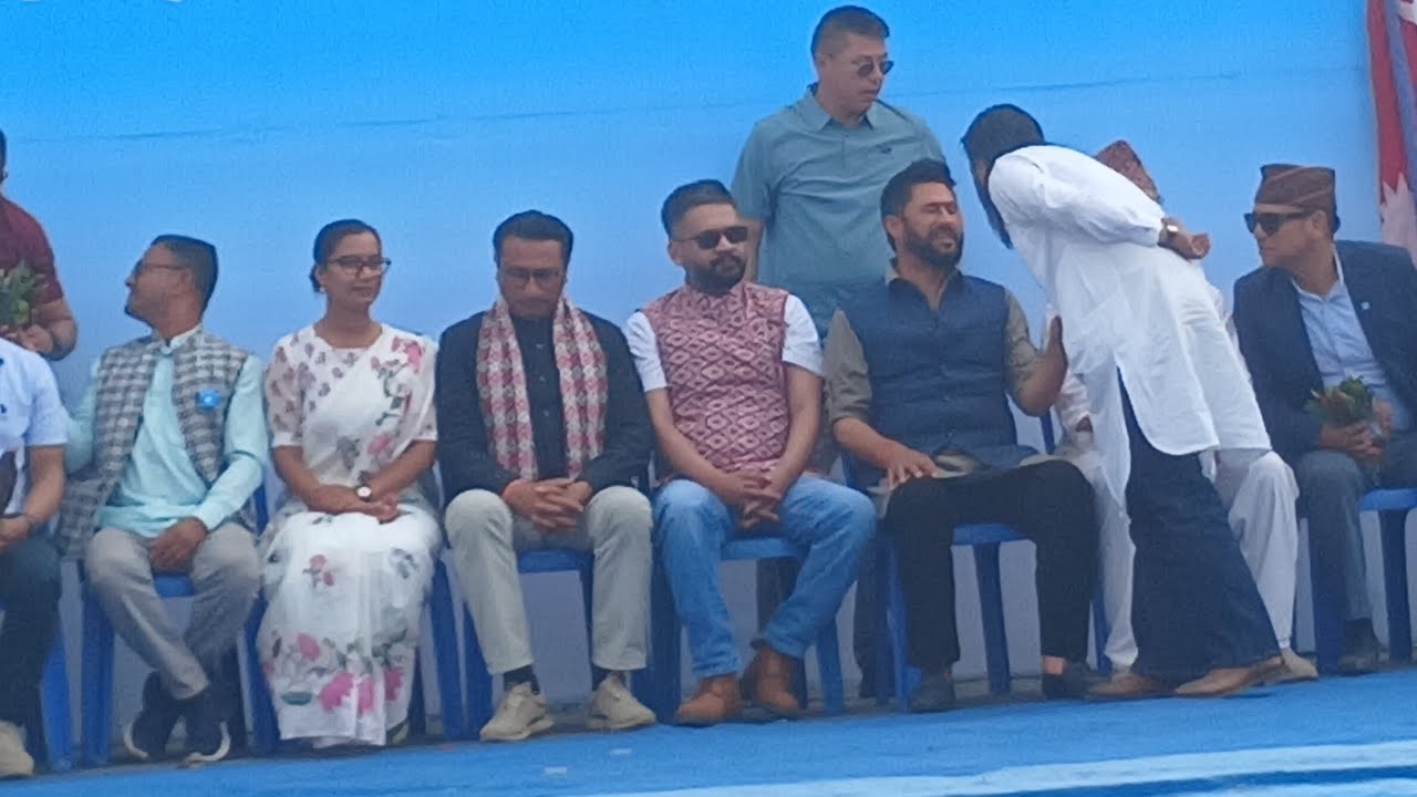 बालेन शाह चितवन आउदा देखियो क्रेज । बोल्दा बोल्दै हुटिङको वर्षा, Balen Shaha ll Chitwan 