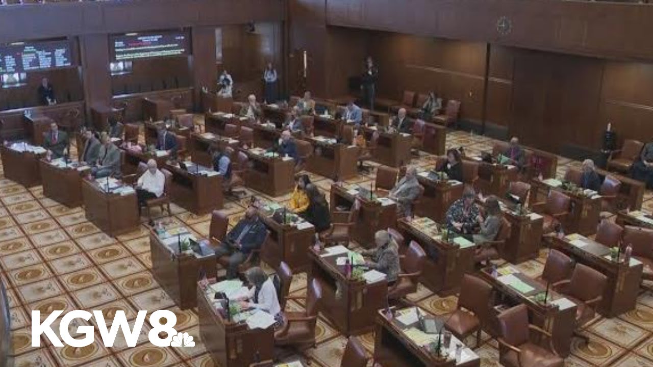 Oregon lawmakers clash over timing of gas tax referendum