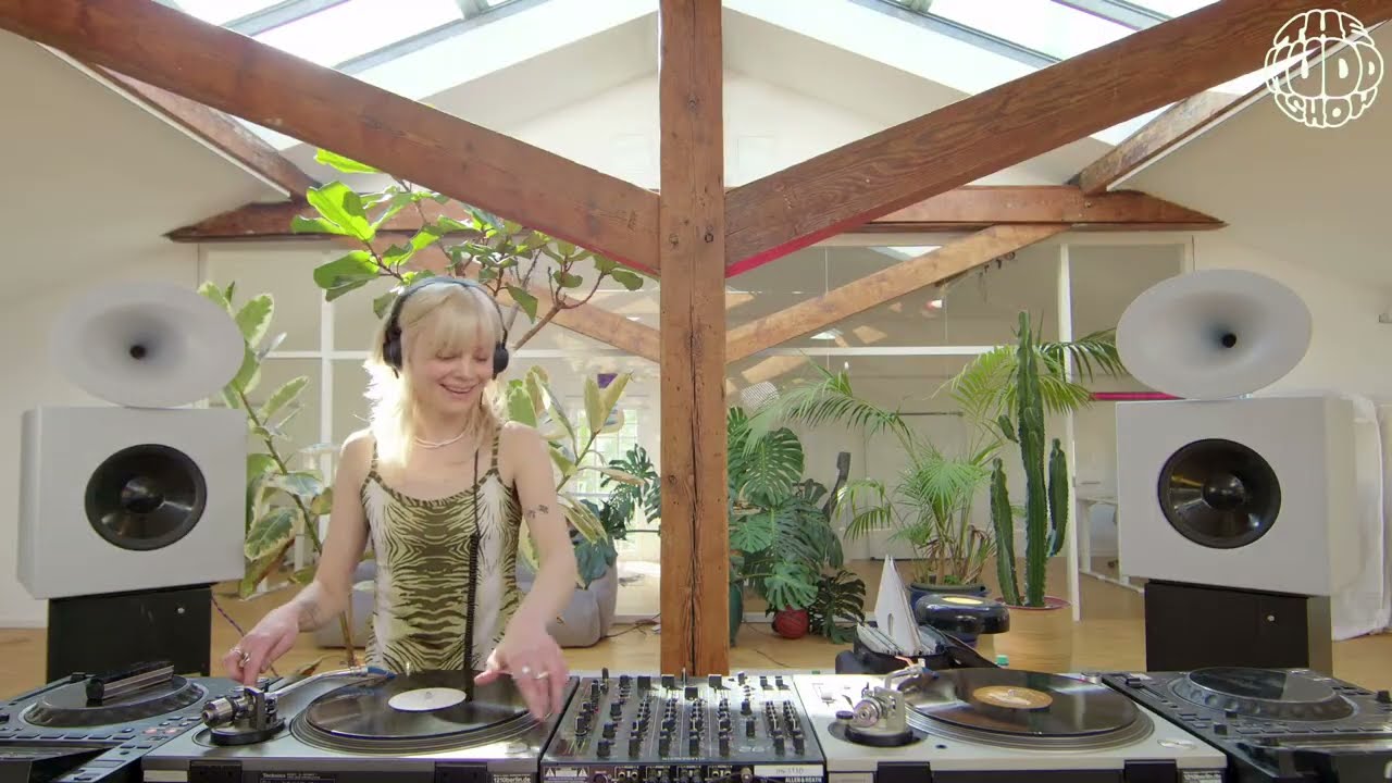 Katia Curie | themuddshow
