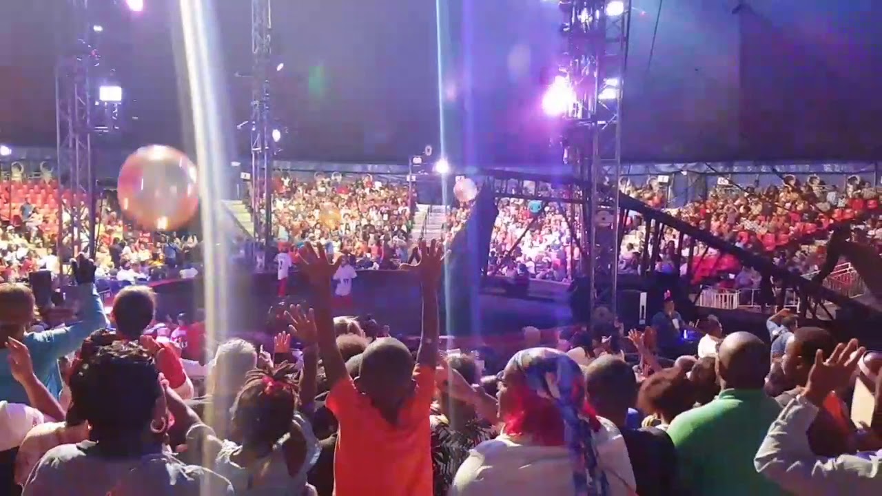 Fresh the Clowns Kinda Wavy at #universoulcircus