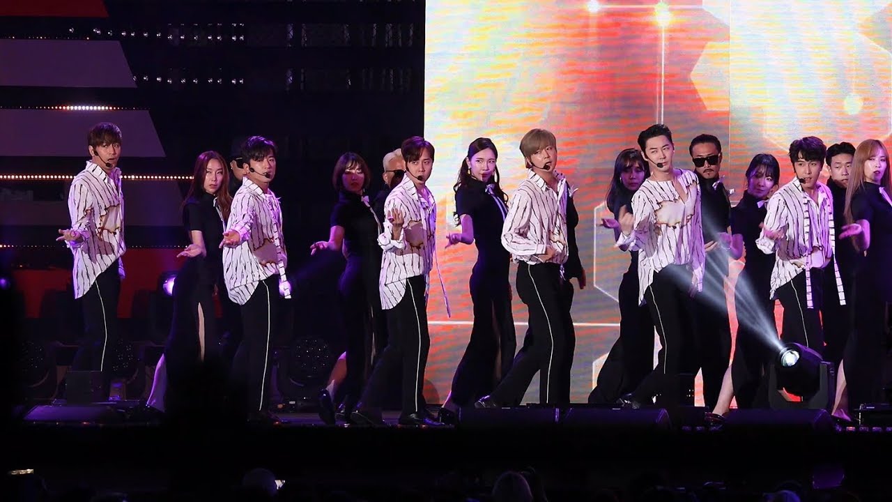 180908 신화(SHINHWA) Kiss Me Like That + This Love [코리안뮤직웨이브] 4K 직캠 by 비몽