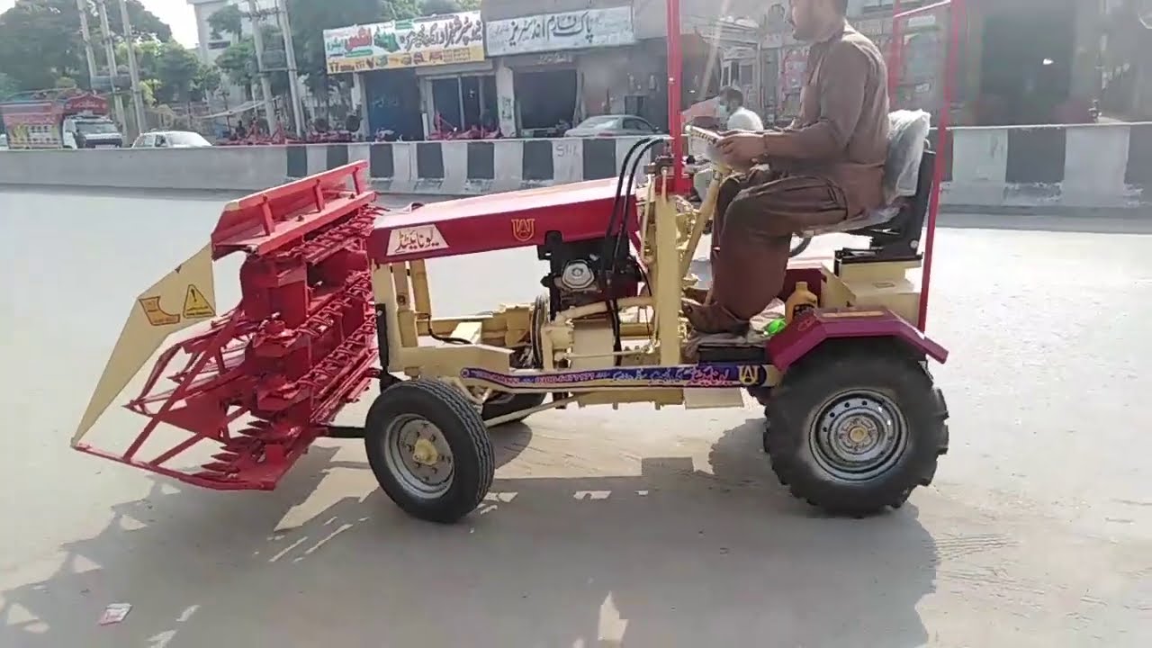 Mini Tractor with Reaper Machine[UNI TRAK]