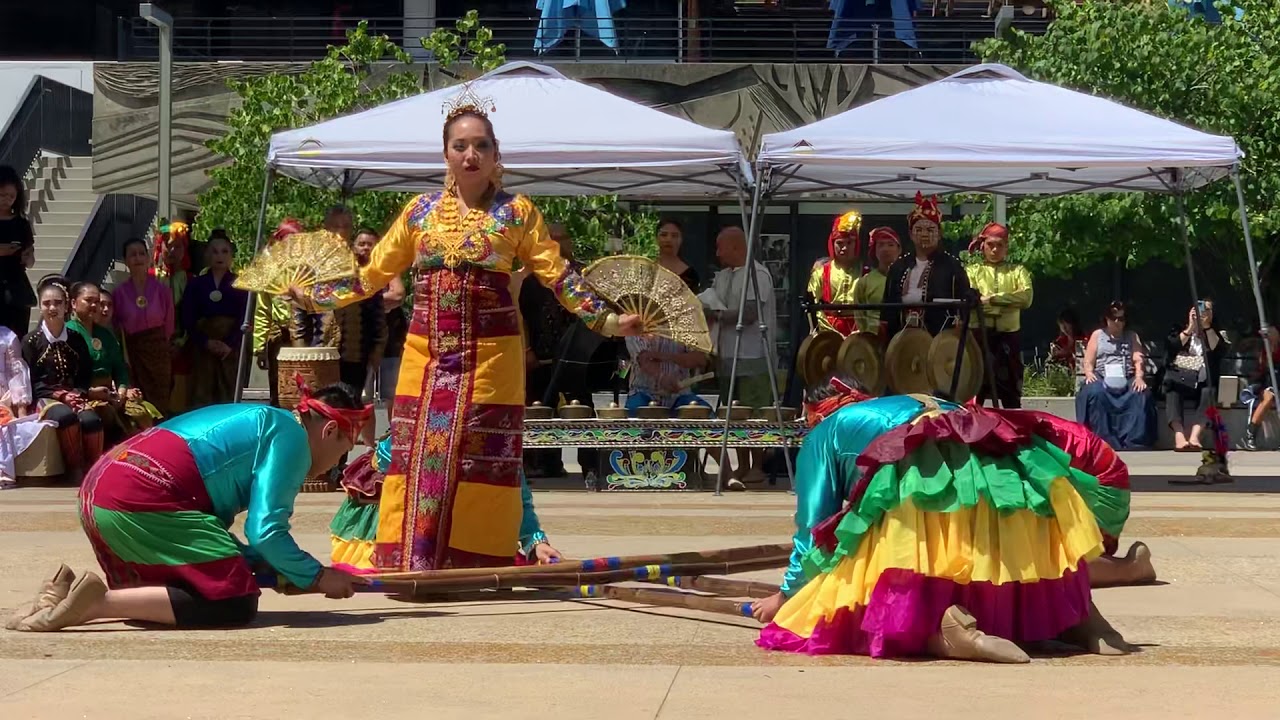 Parangal Dance Company (Singkil-Maranao)