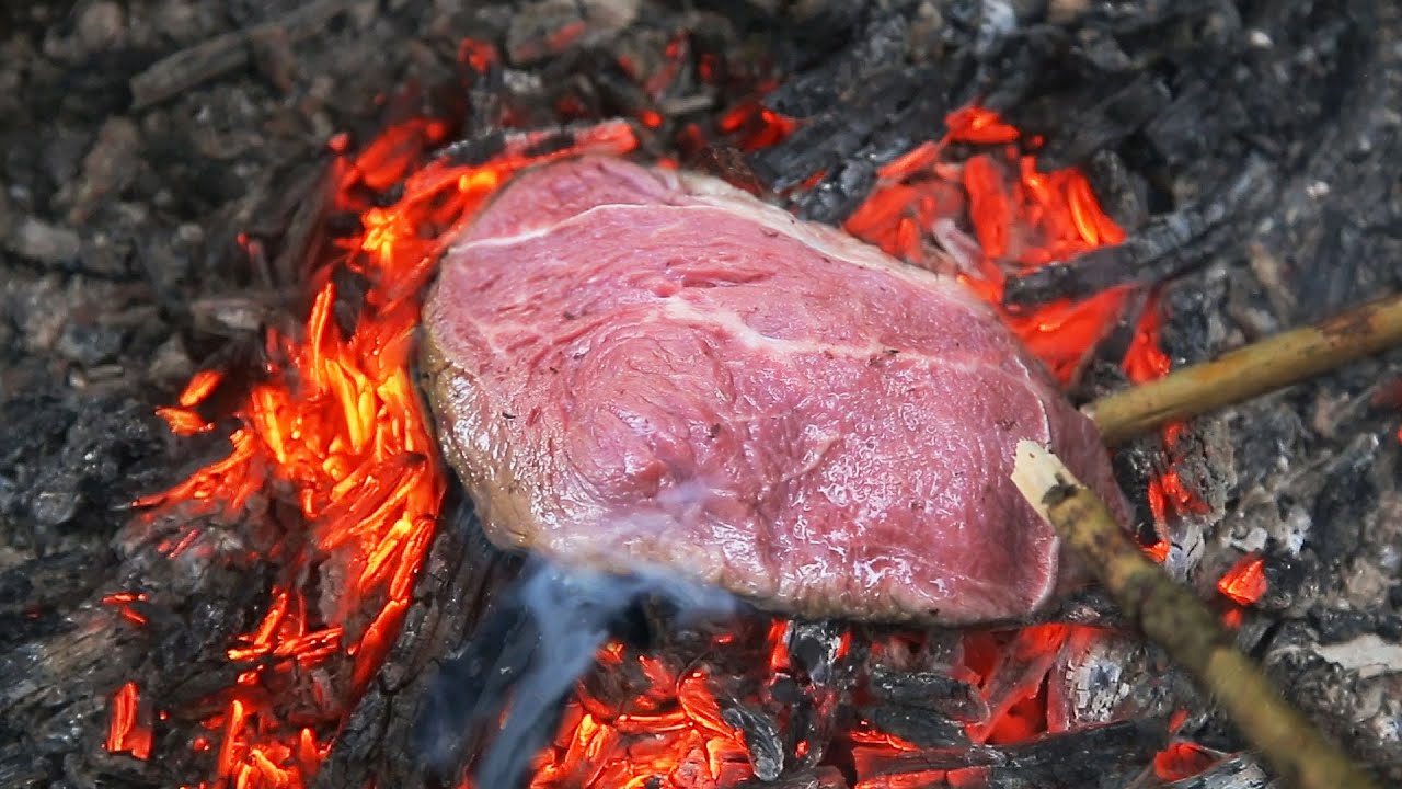 Примитивная Кухня - Готовлю мясо и птицу на огне 