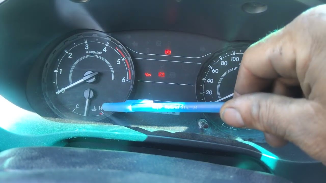 como borrar la llave inglesa de mantencion toyota hilux 2017 revo