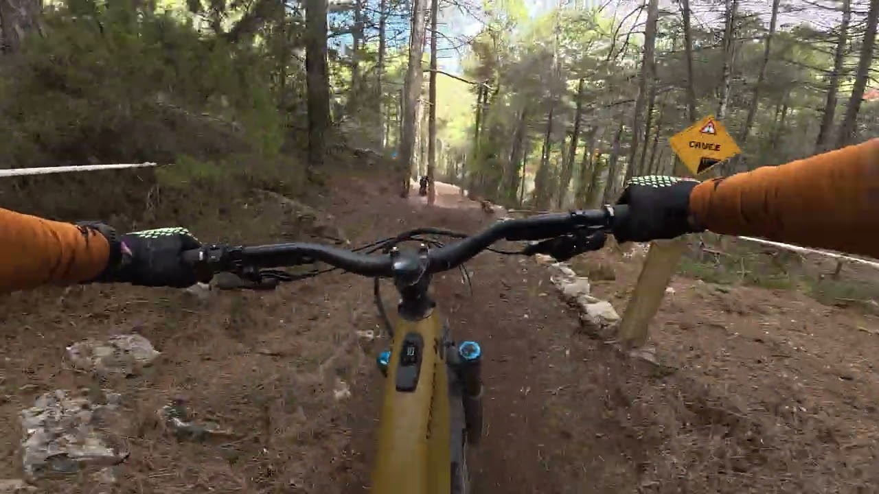 Matarraña bike Park ( detrás de Javi)