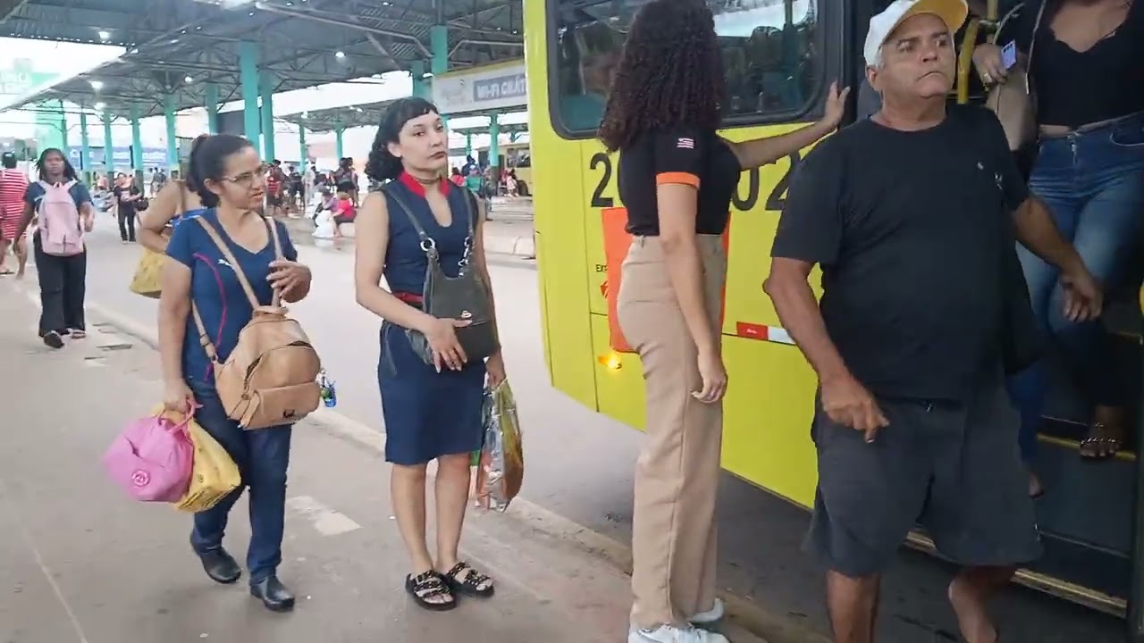 Movimentação de ônibus terminal Cohab COHATRAC