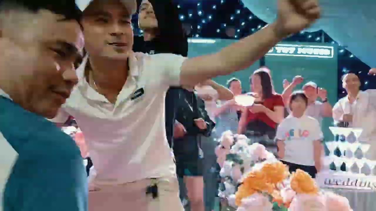 Chúc mừng Nguyễn Sơn đã cưới được Lưu Tuyết nhé ! Anh Sơn rất tuyệt vời ạ. TAXI HẠ TRẠCH 08868.17396