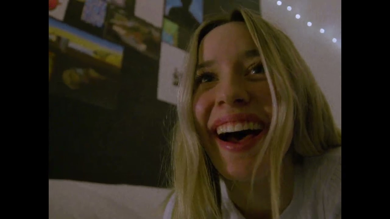 dee holt - Picture (French Version) [Official Music Video]