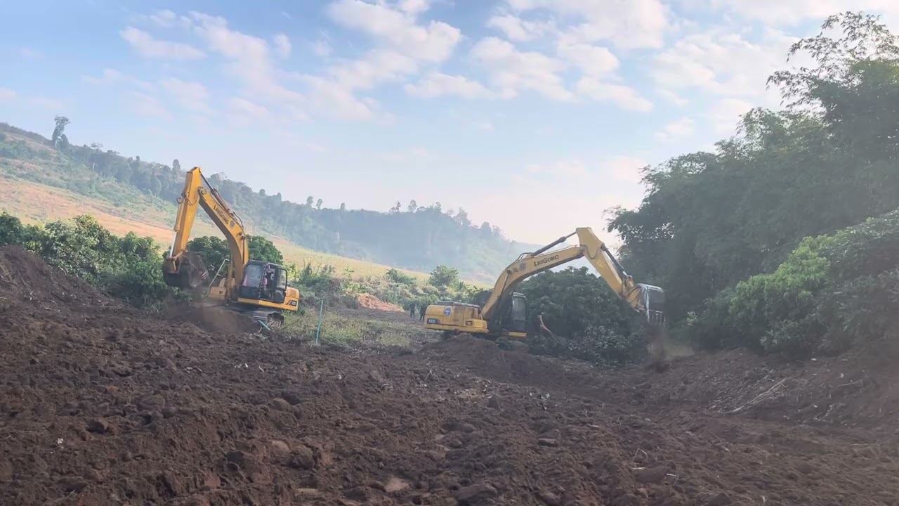Episode 9 : Excavators ធំៗបកដី😊