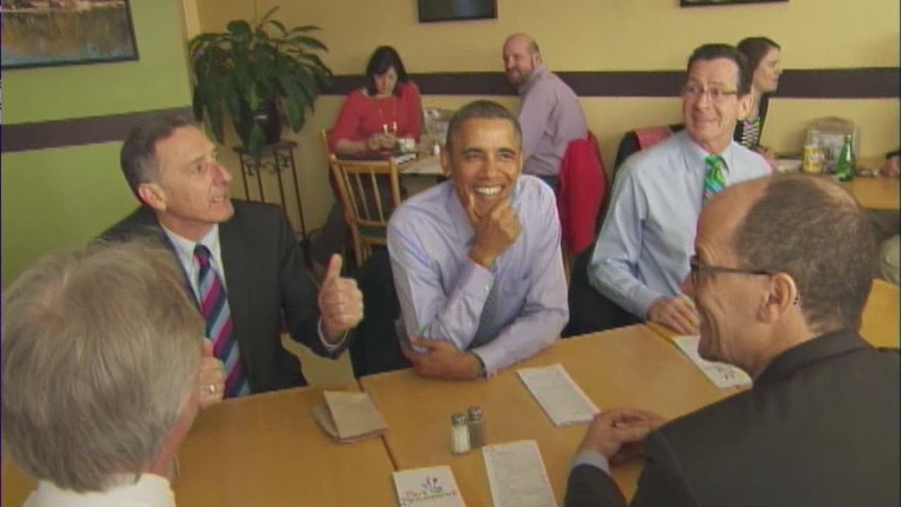 Obama eats at New Britain cafe
