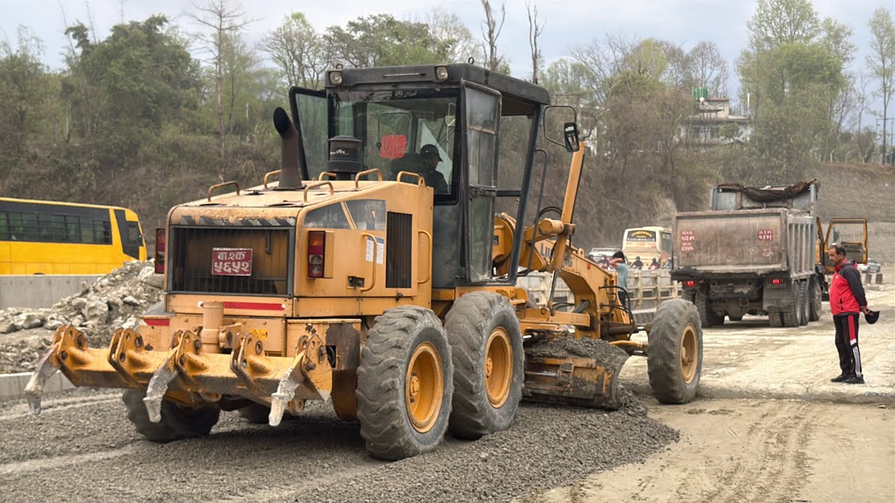 Последние новости о дороге Покхара-Муглин: ведется подготовка основания со стороны старого моста ...