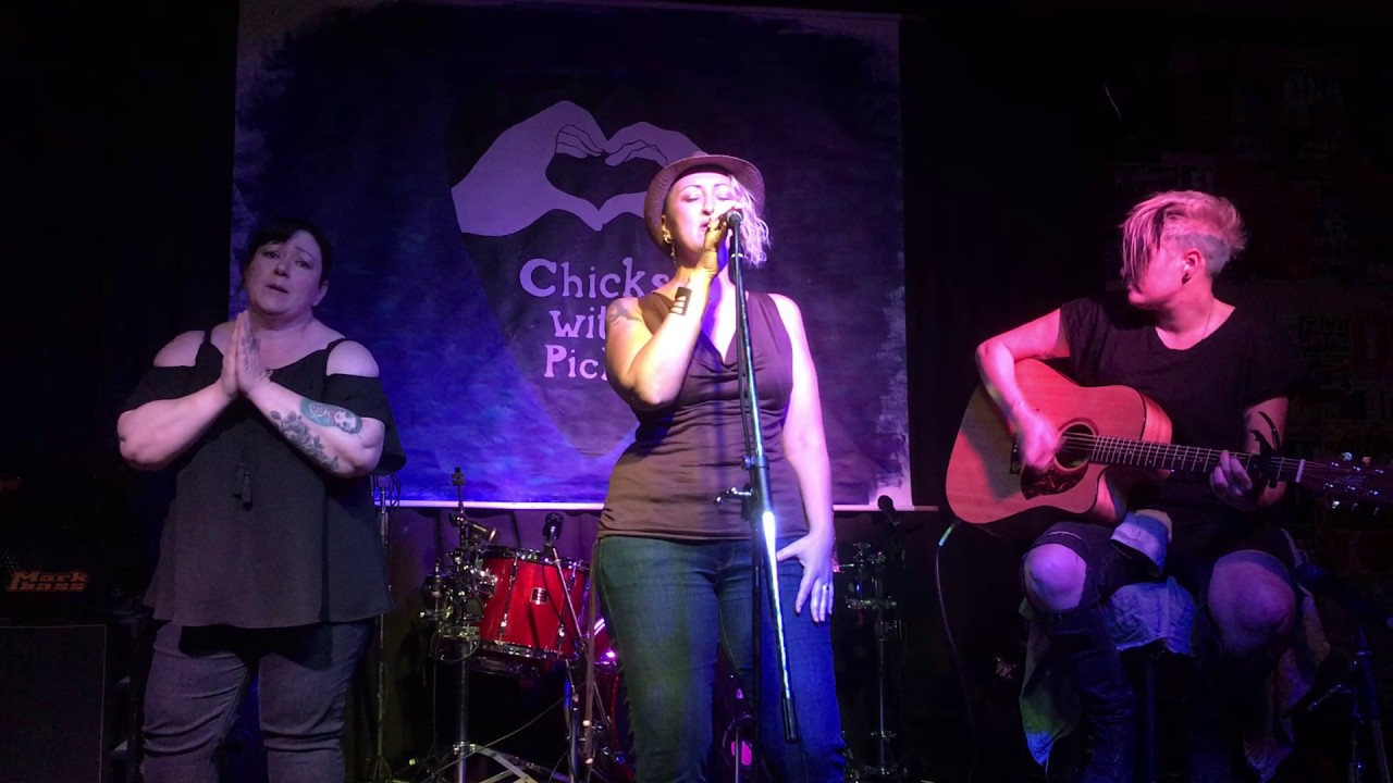 Chicks with Picks - What's Up, Amanda Galea