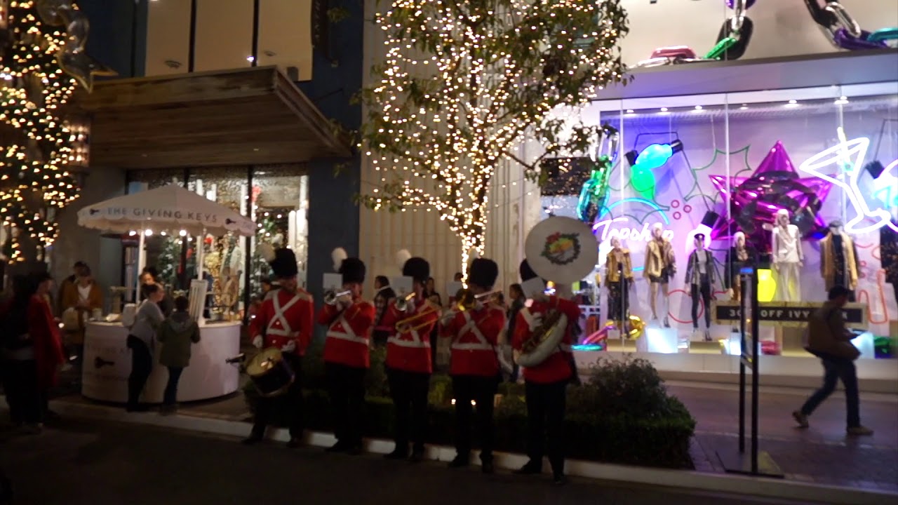 VLOGMAS #1 Christmas at The Grove Los Angeles CA