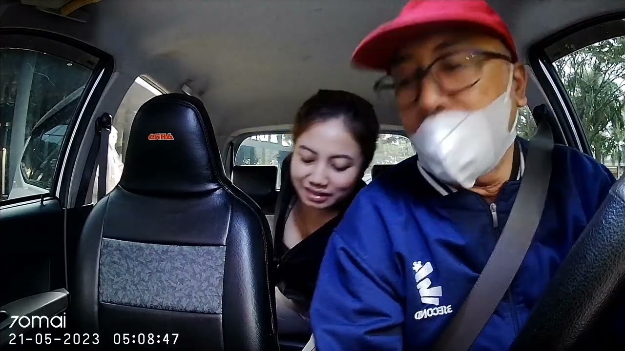 Mau turun hampir aja ........