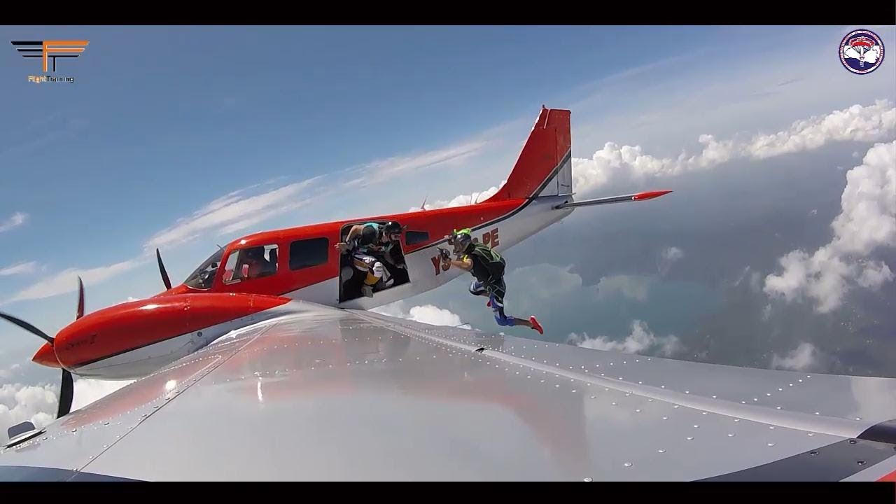 Livin' On a Prayer Live - Bon Jovi (Salto de Paracaidismo en Ilopango)