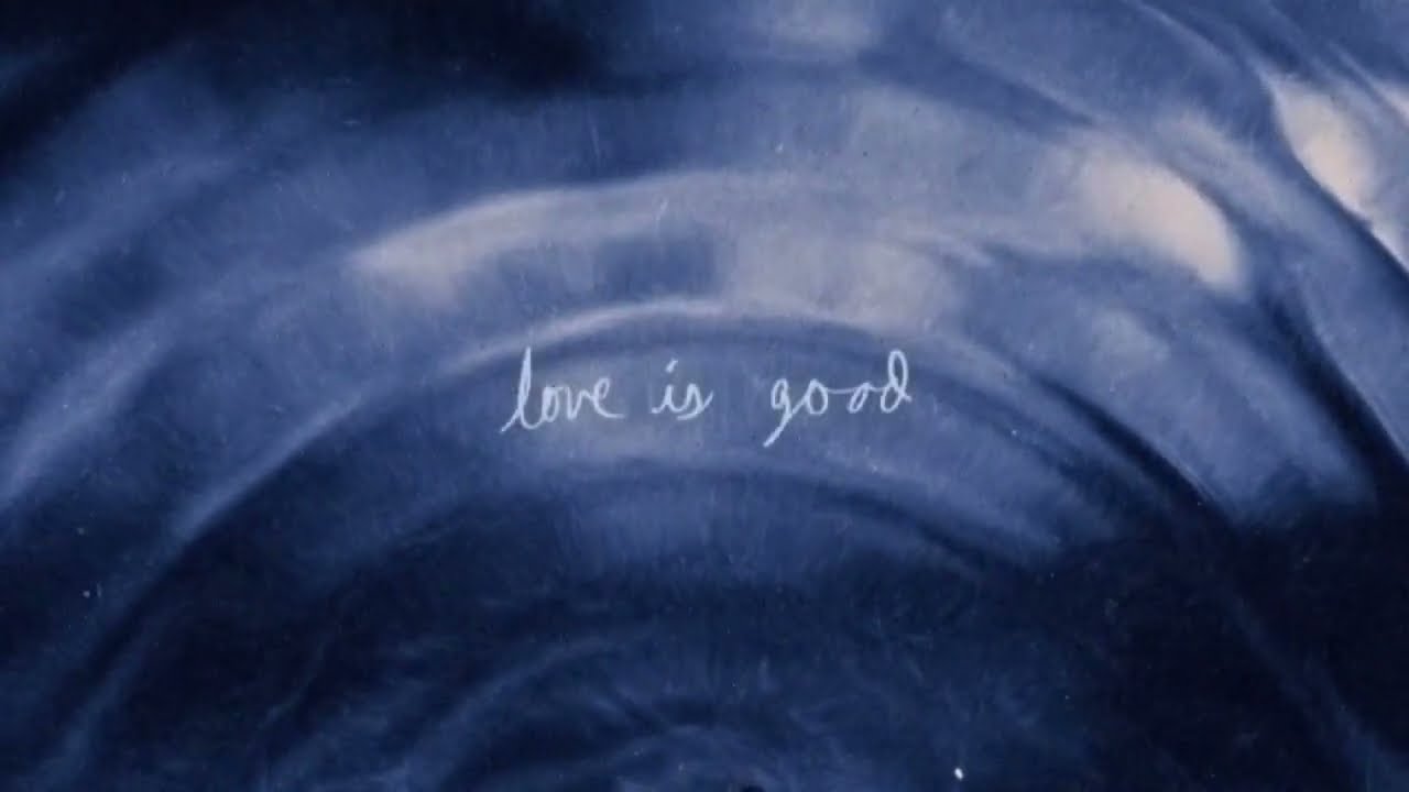 Charlotte Lawrence - Violet Blue (Official Lyric Video)