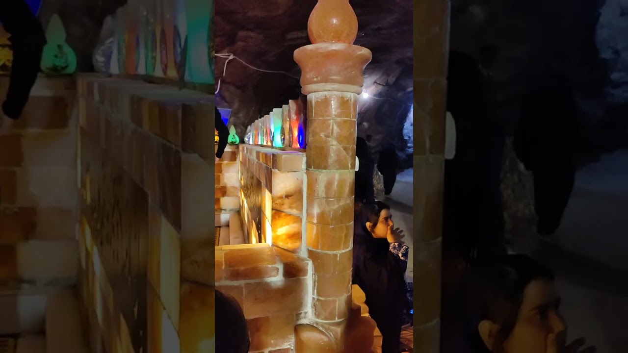 کھیوڑہ نمک دنیا کی دوسری بڑی کان اس میں سے کئی 100 سال سے نمک نکالا جا رہا ہے