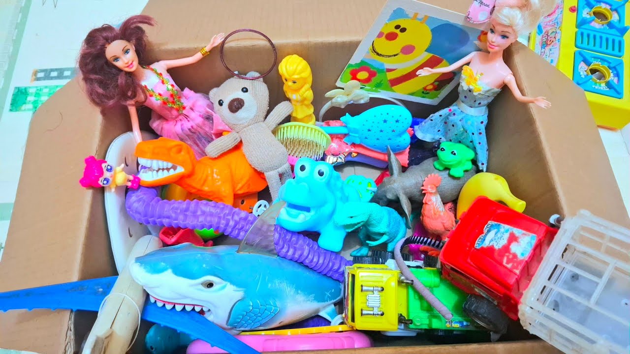 cleane up our toys asmr into cardboard box || Review