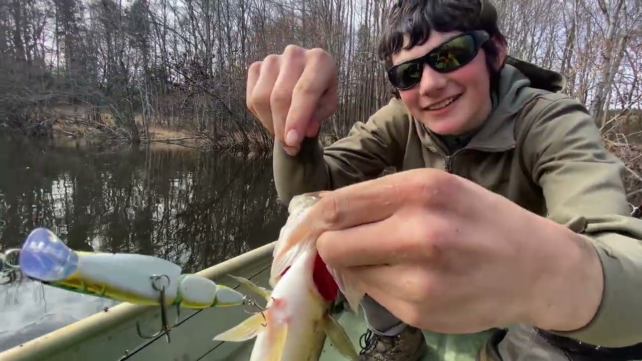 Fishing trip at the Pond! Catching Bass and Crappie!!