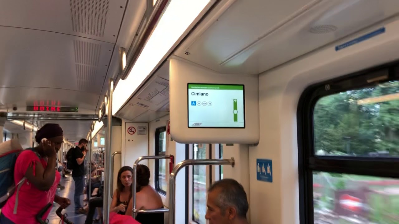 Leonardo linea M2 livrea verde e bianca termina la corsa a Udine