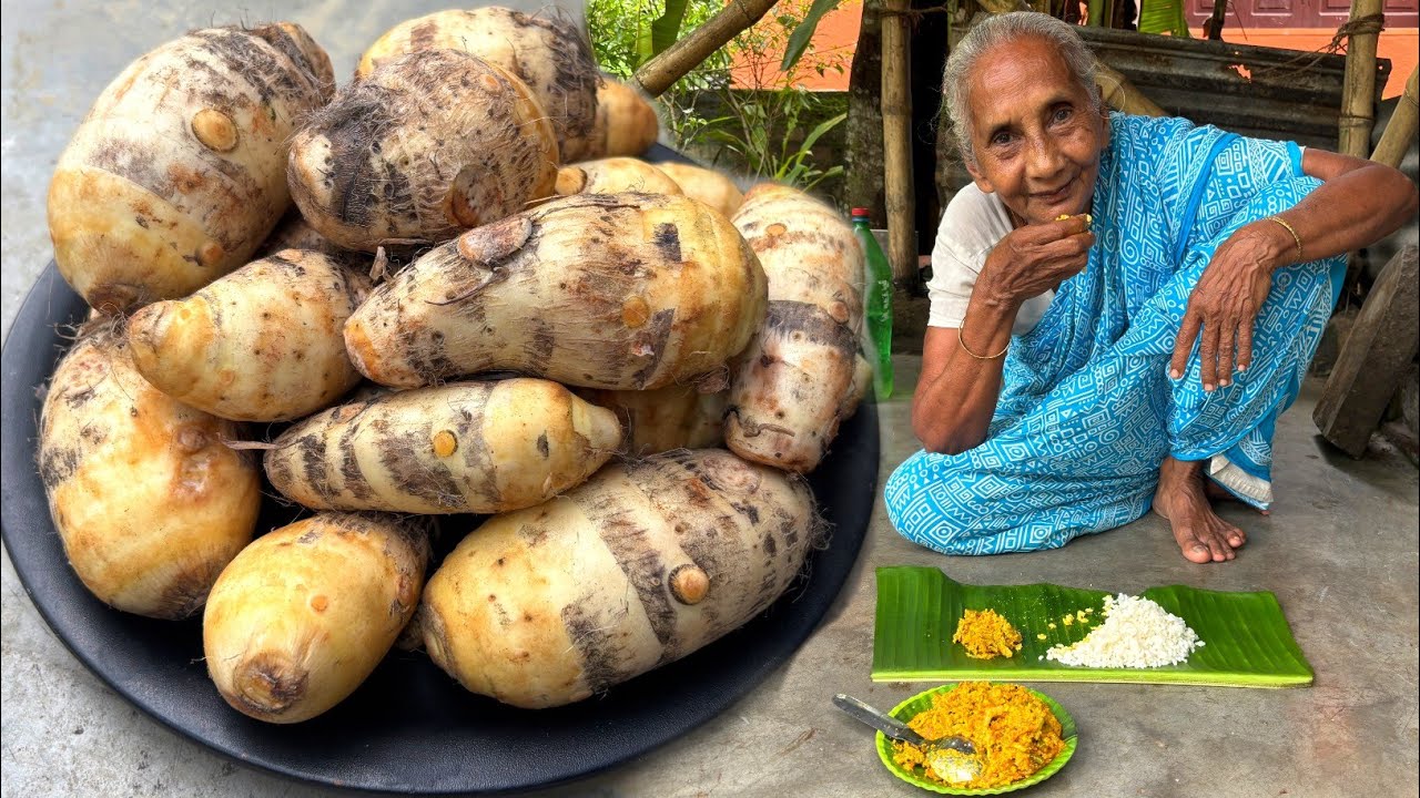 নতুন স্বাদে চিংড়ি মাছ দিয়ে গাটি কচু রান্না। gathi kochu chingri  Bengali recipe । 