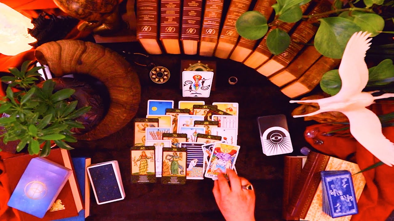 PISCES TAROT ~ THE WHEEL OF FORTUNE, THEY FIND YOU VERY ATTRACTIVE!!! 🌙🌞💑