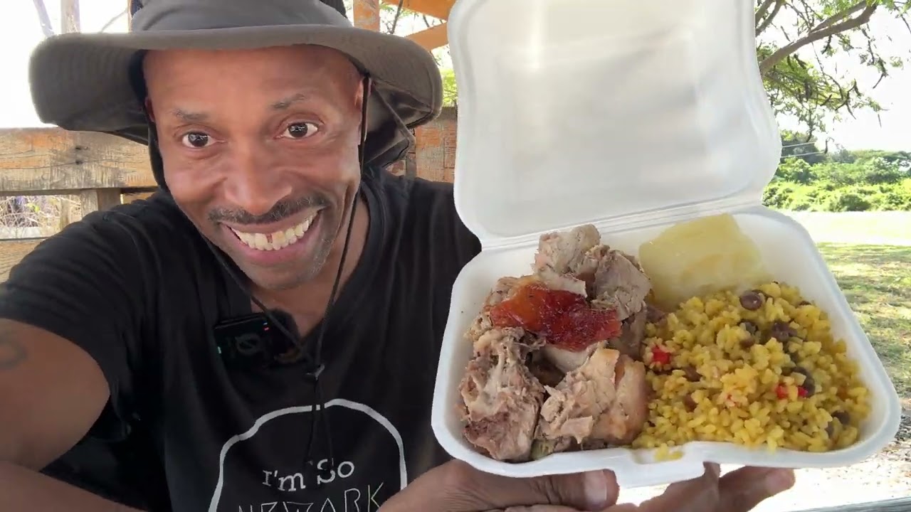 Exploring Puerto Rico: Beaches, Food Trucks & Fried Snacks