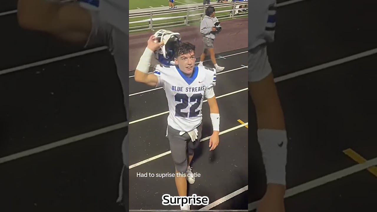 Long distance couples meeting surprise #surprised #love #girlfriend #boyfriend #reunion