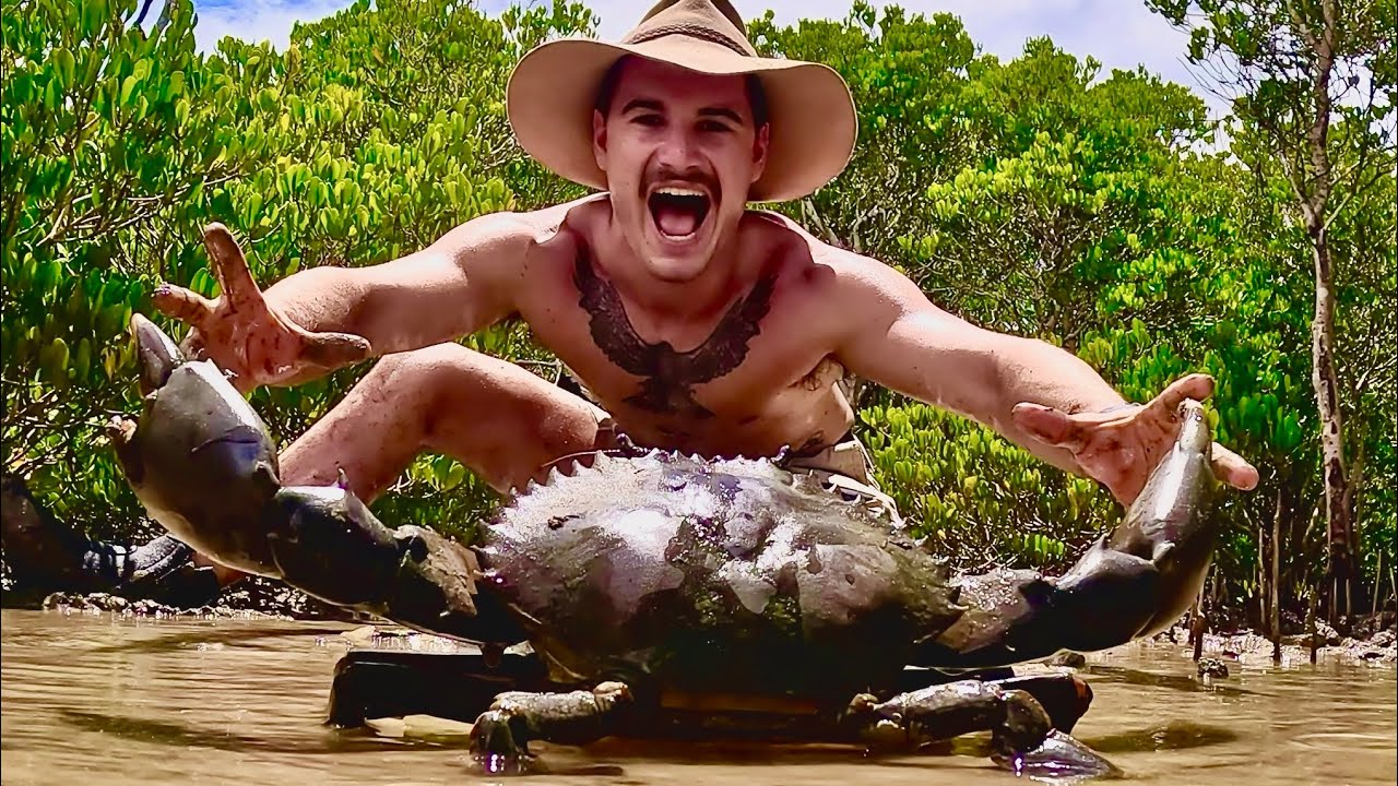 Giant Mud Crab Catch and Cook in the Mangroves - Eating Only What I Catch