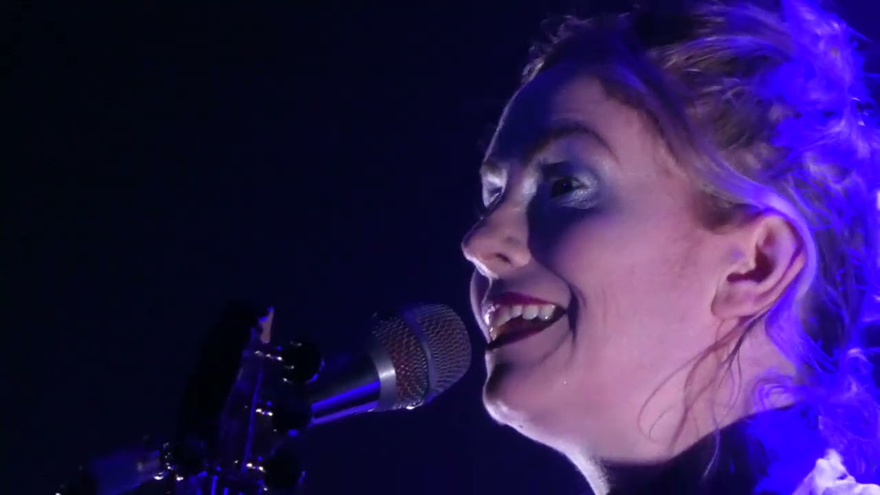 Emma Ruth Rundle (solo) - Shadows Of My Name & Darkhorse