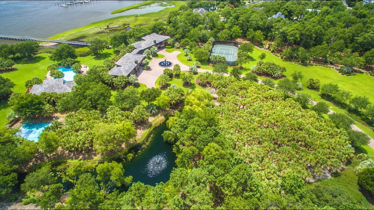 Waterfront Sea Lilly Estate in Wilmington, North Carolina