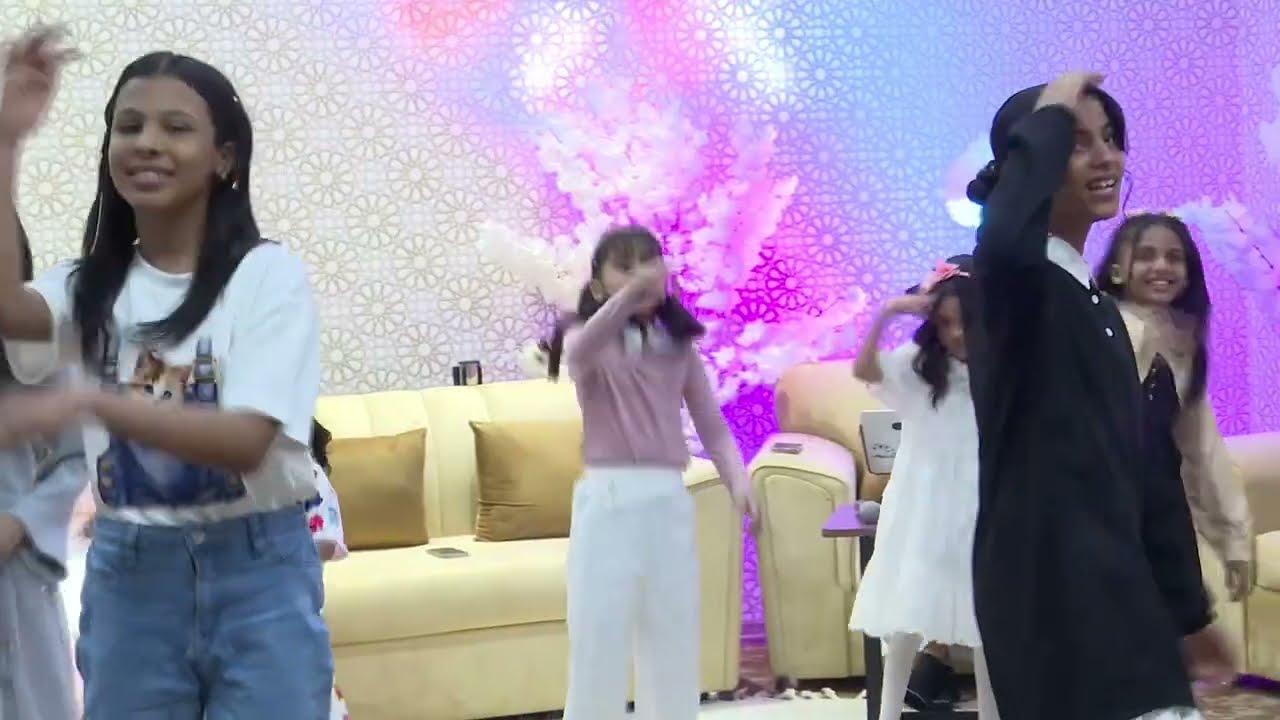 استعراض نشيد الدفاع المدني من حلفة بيت الزهور العاشرة