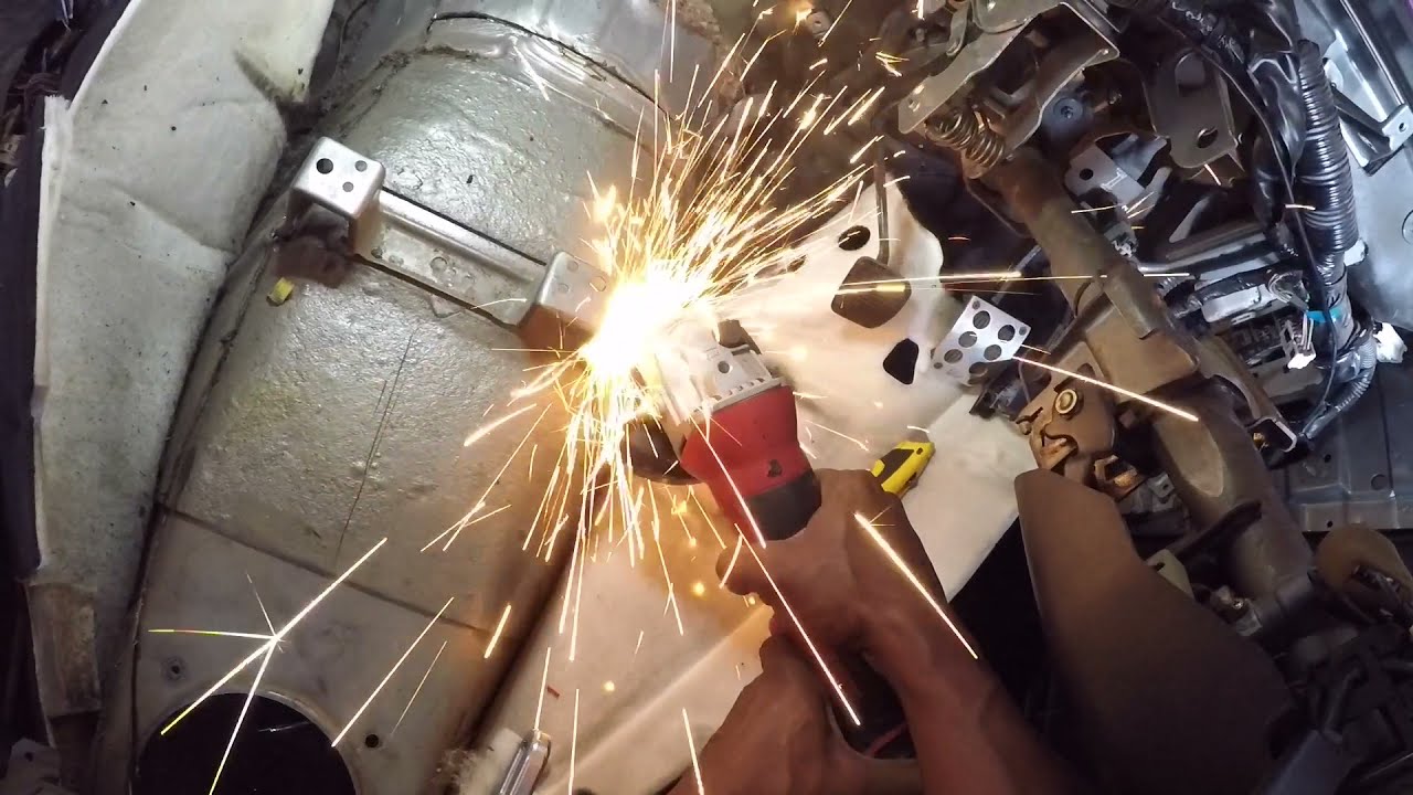 Cutting Out My Transmission Tunnel On The S15 Silvia For GSR DogBox | Otis Dixon