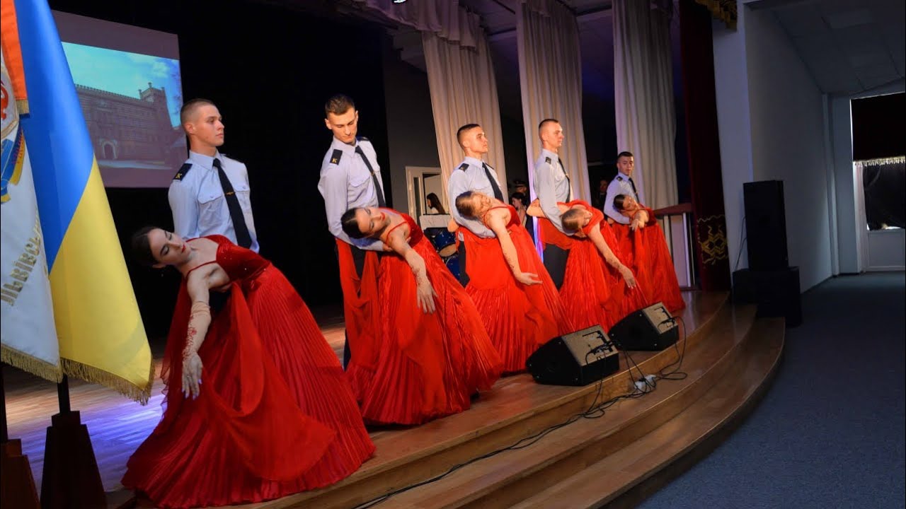Вальс під «місто спить»