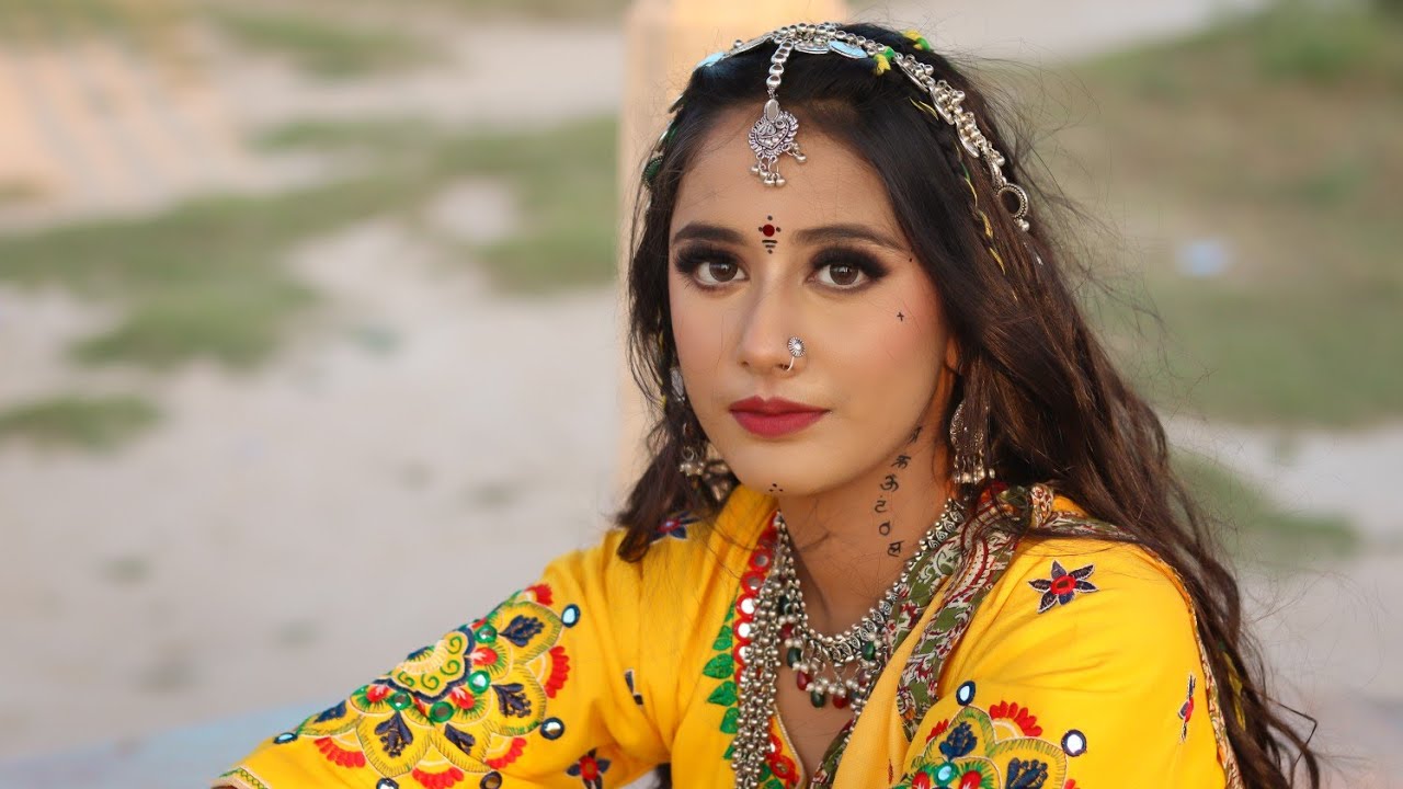 Navratri Makeup Look For Garba | Makeup Tutorial For Beginners | Navratri Makeup Tutorial