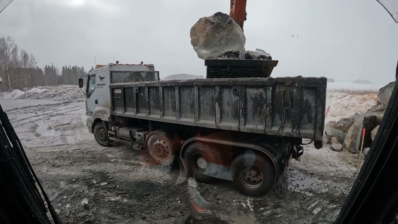 Nyt loppu pullan syönti! Lohko 2/3 Valmistuu. No more Nisu! Hitachi ZX225USRL-6
