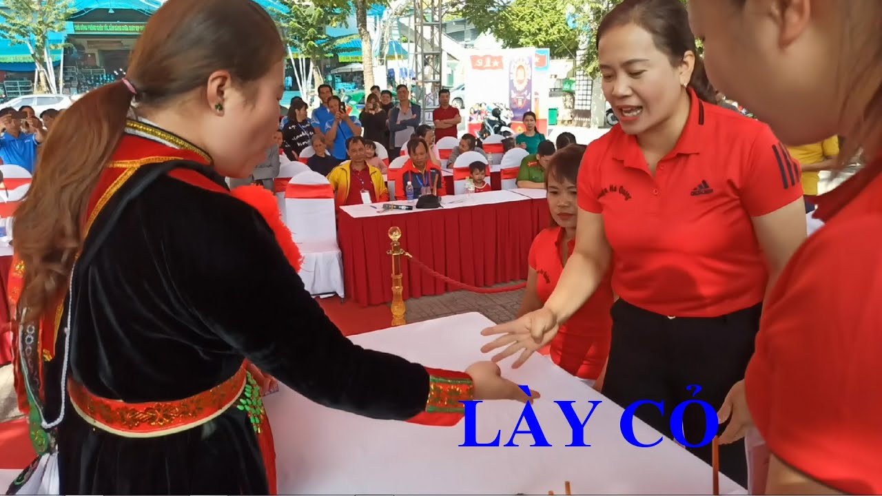 Con gái Lày cỏ: Nguyên Bình với Hà Quảng thi đấu LÀY CỎ rất sôi nổi và hấp dẫn, lày cỏ Cao Bằng