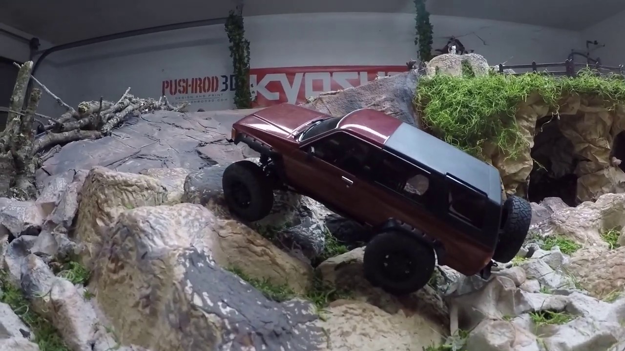 Kyosho Mini-Z Crawling and mini course construction! learn how to make your own DIY RC enviroment!