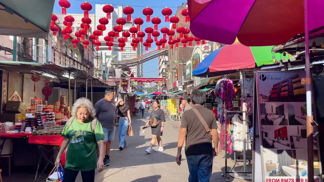 Exploring Chinatown Kuala Lumpur, Malaysia 🇲🇾 | Street Food, Temples & Street Life