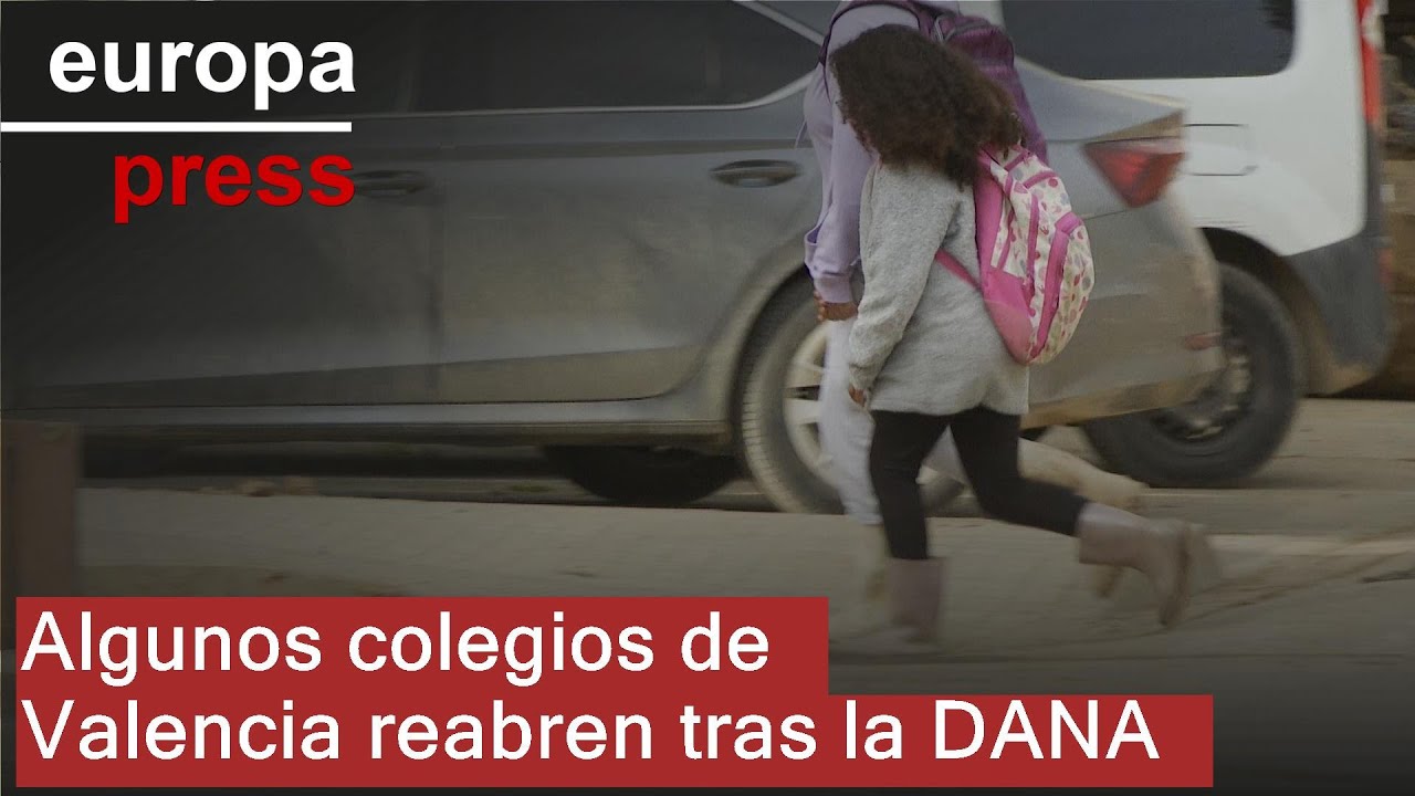 Algunos colegios de Valencia reabren sus puertas después del paso de la DANA