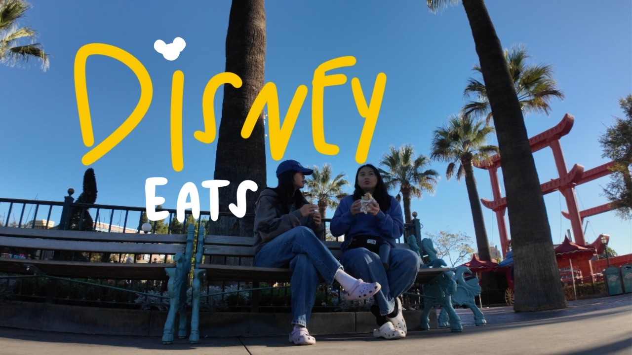 What I Eat in a Day at Disneyland  🎢🍔🎠 | holiday edition 🎅✨ + prices included 💲