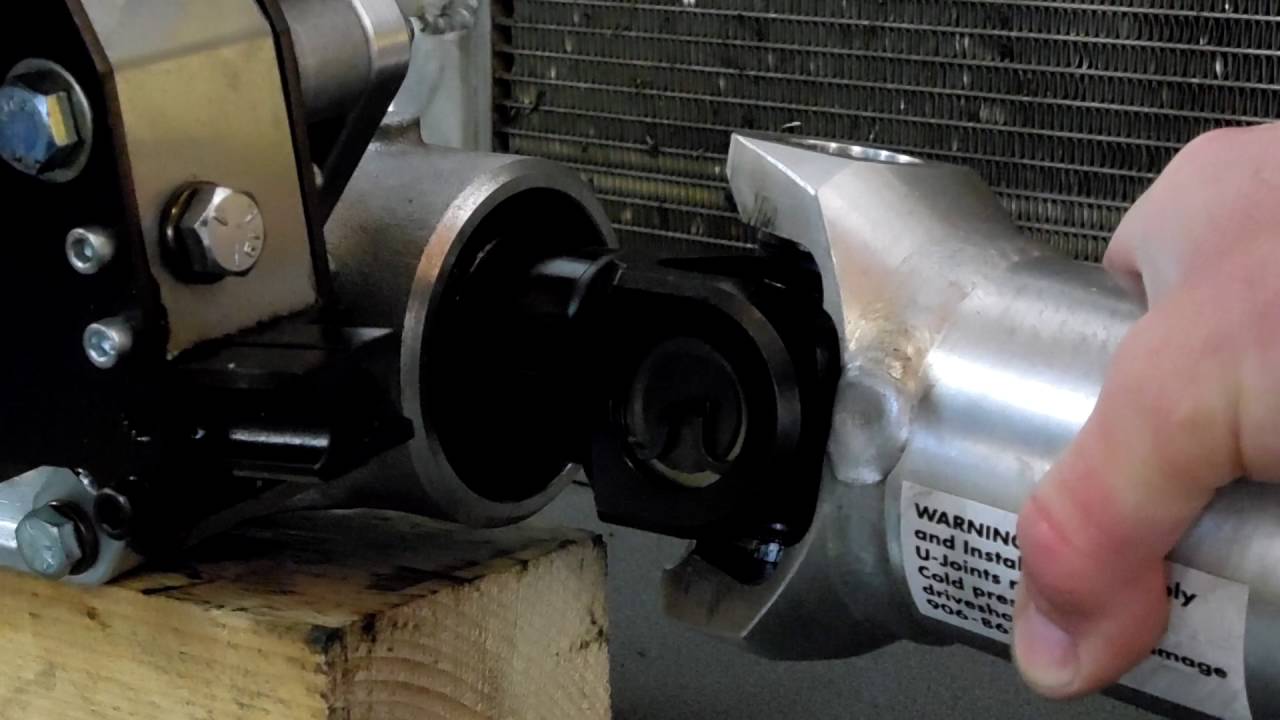Yoke to tail shaft bushing clearance