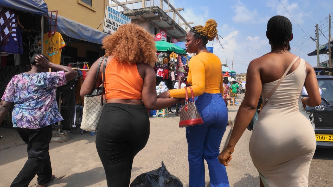 WHY SINGLE MEN FLOCK TO GHANA’S BEAUTIFUL WOMEN 