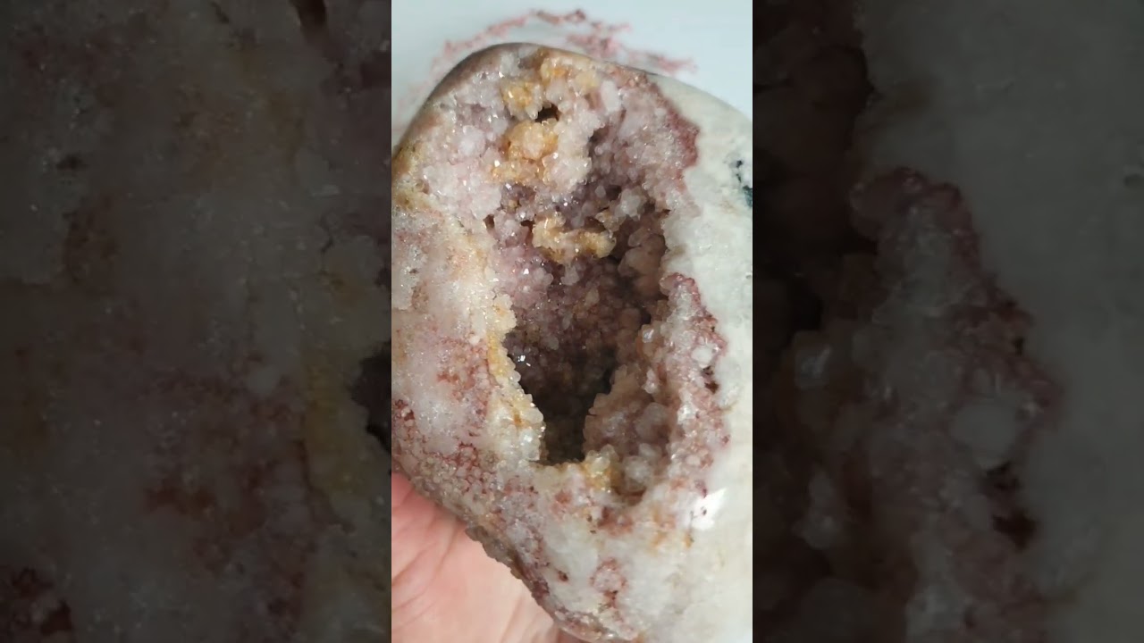 Natural beauty #crystalshop #crystals #edelstenen #amethyst #pinkamethyst #druzycrystals #mineralen