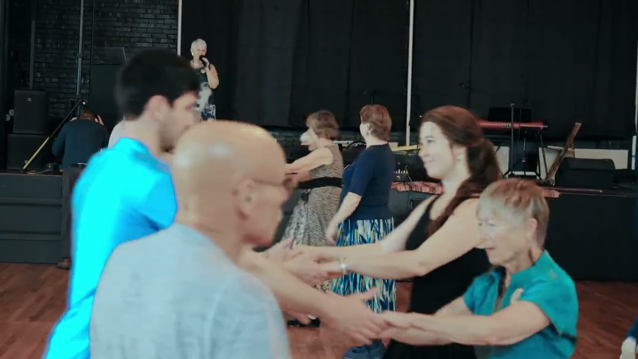 English Country Dance Chattaboogie - Cathy Hollister - Eastbourne Rover