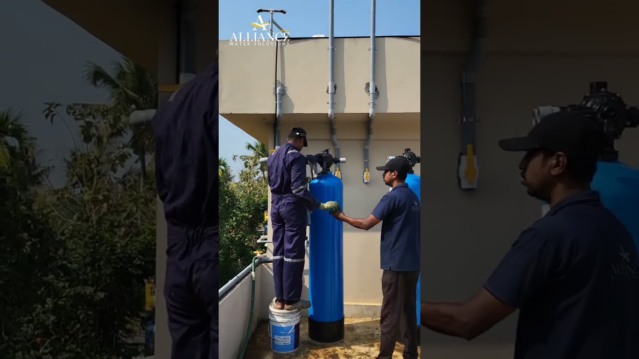 പ്രഫഷണലായി വാട്ടർ പ്യൂരിഫെയർ സ്ഥാപിക്കുന്നത് കാണാം...