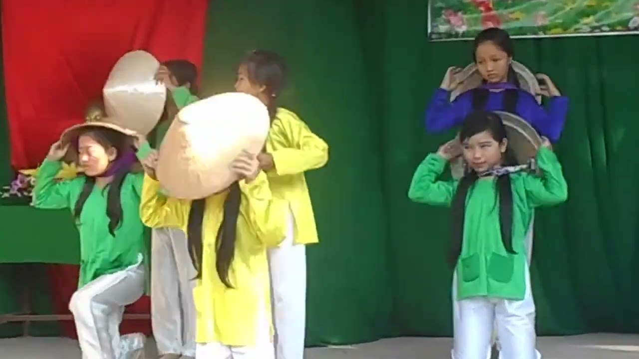 Múa tri ân thầy cô của lớp 5 3 trường TH Phương Trà 2