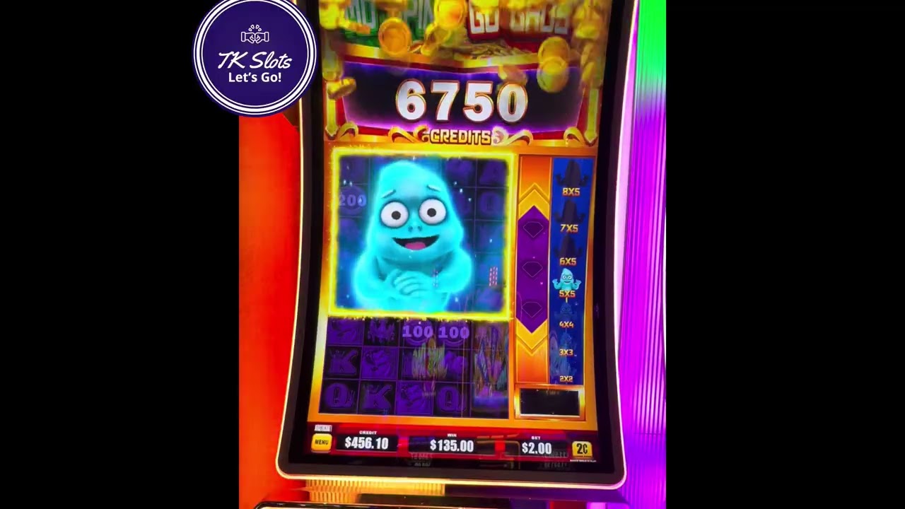 We had a SPOOKY Awesome Run on this slot!  #slot #casino #slotscasinogames 