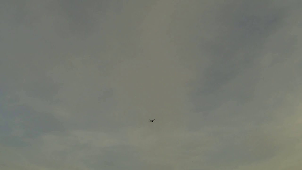 Multicoptere voltige vol accro 1